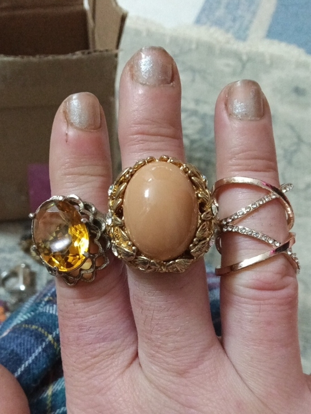 Vintage Gold-Tone Ring with Peach Cabochon - Vintage Women Jewelry